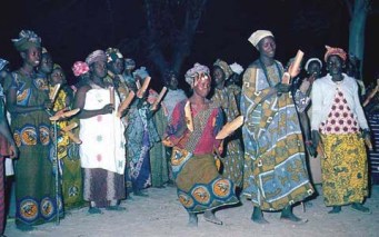 Сенегал Фото. Фото Сенегала. Фото альбомы Сенегала. Обычный танец народа диола | Фото Сенегала